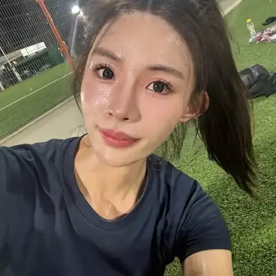 万国亮